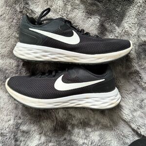 Nike Black Sneakers